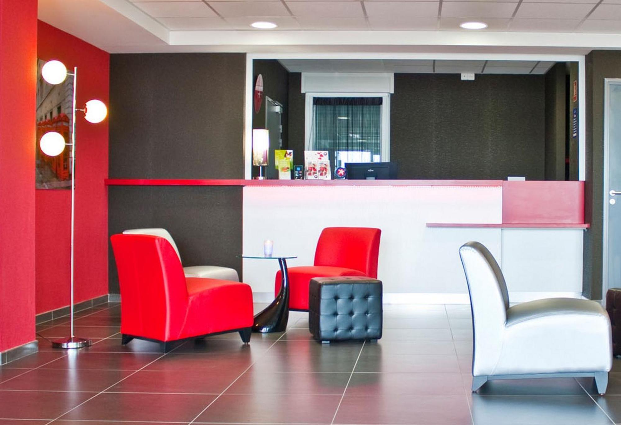 The Originals City, Hotel Des Lys, Dreux Bagian luar foto